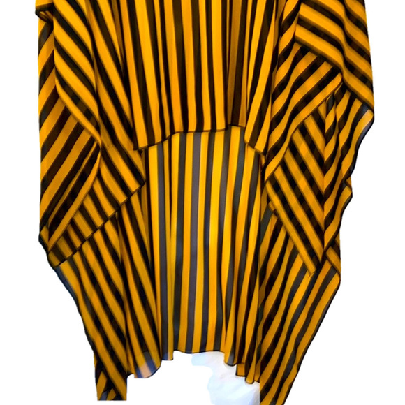 Audrey Lane Top, HI-Low, Size 3X, PTP Approx. 30-31”Front, 45” Rear - Picture 2 of 4